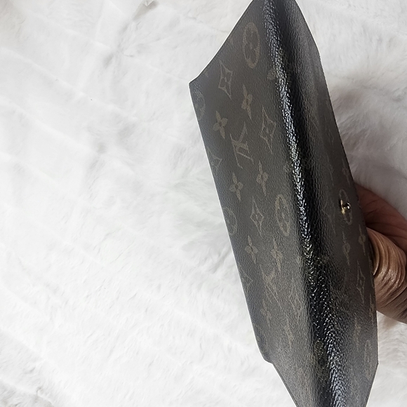 Louis Vuitton Long Wallet - Picture 5 of 9